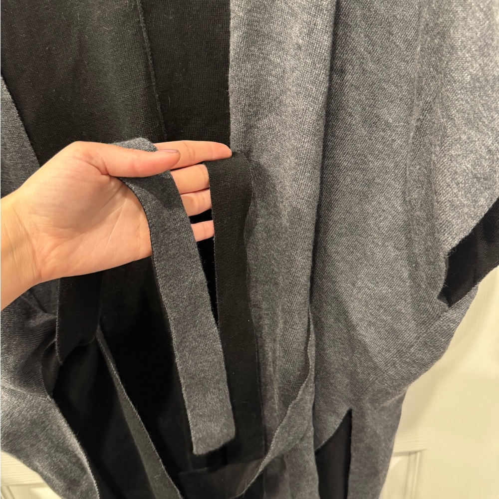 Ann Taylor Loft Reversible Poncho - Picture 5 of 6